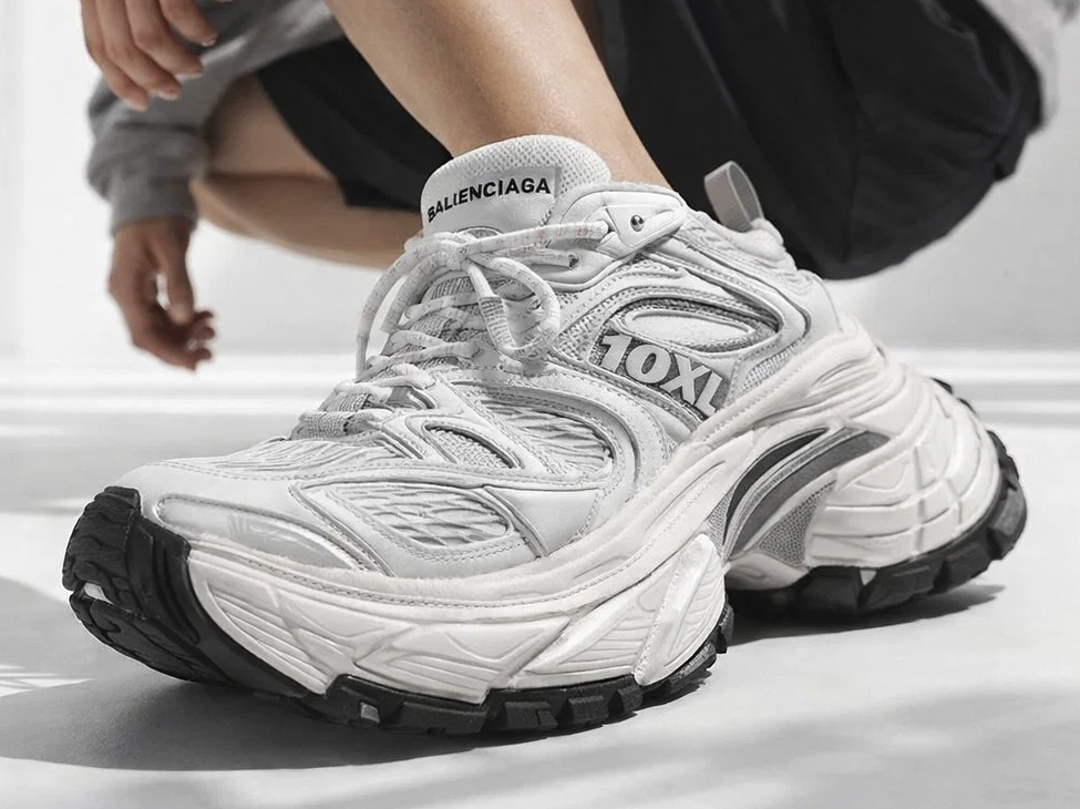 С чем надеть массивную обувь Баленсиага, чтобы не выглядеть странно