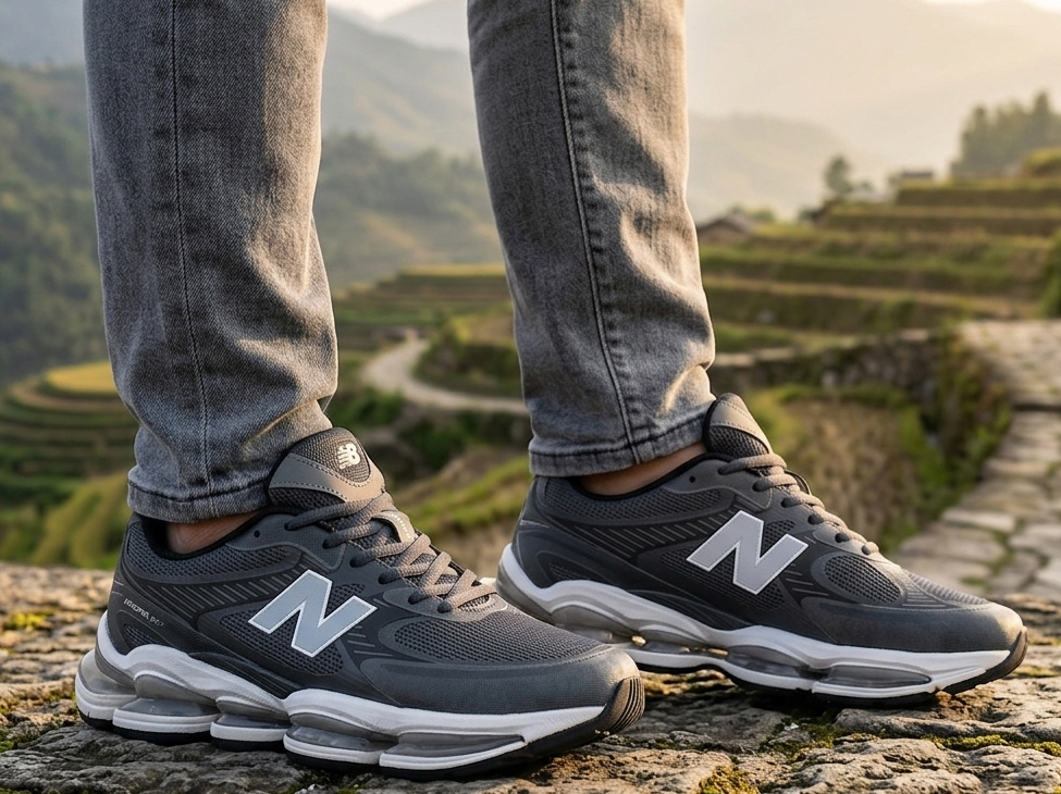 Вам точно стоит купить New Balance 2000