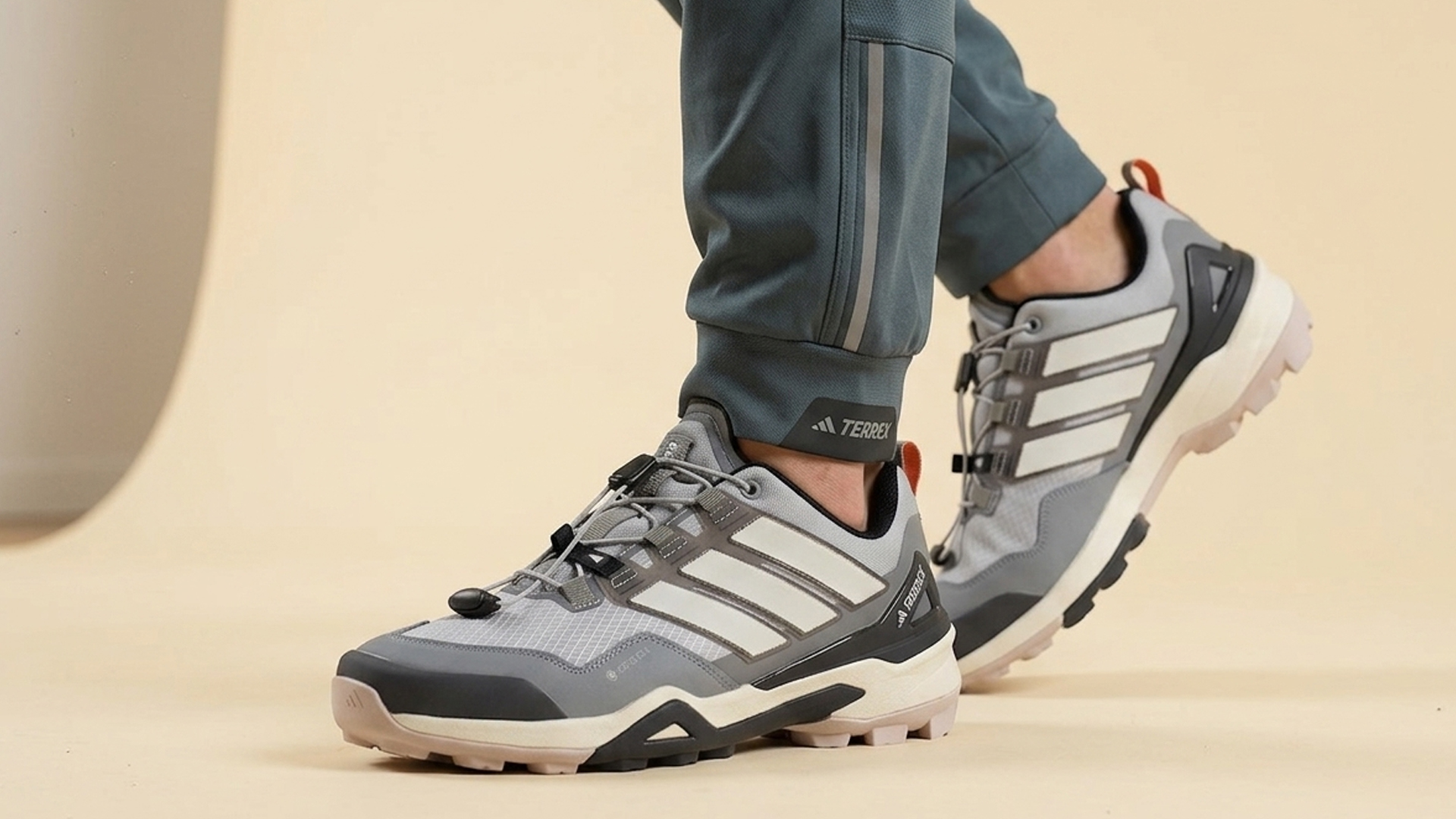 Спортивная обувь Adidas Terrex Skychaser под спортивки и джинсы
