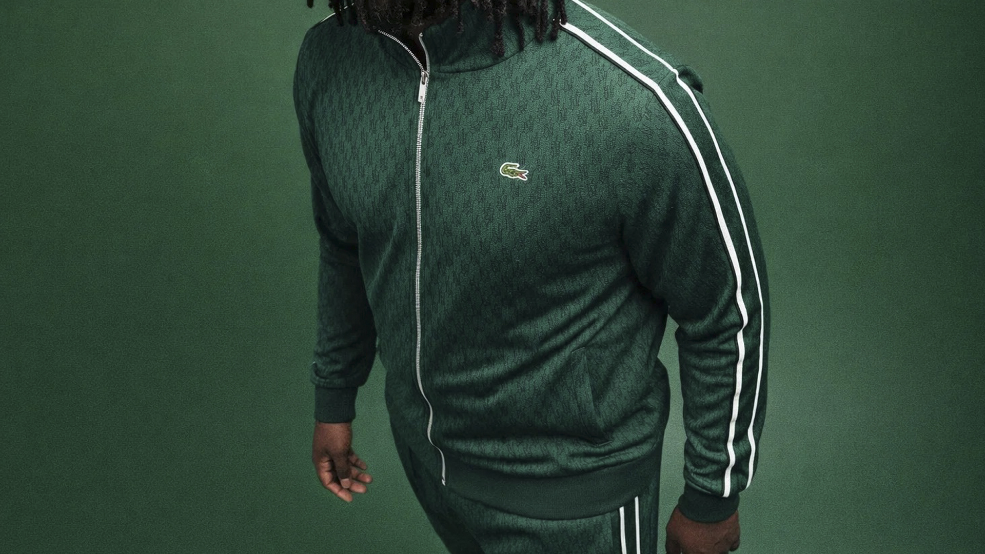 Зеленый костюм Лакост для мужчины в 2026 году
