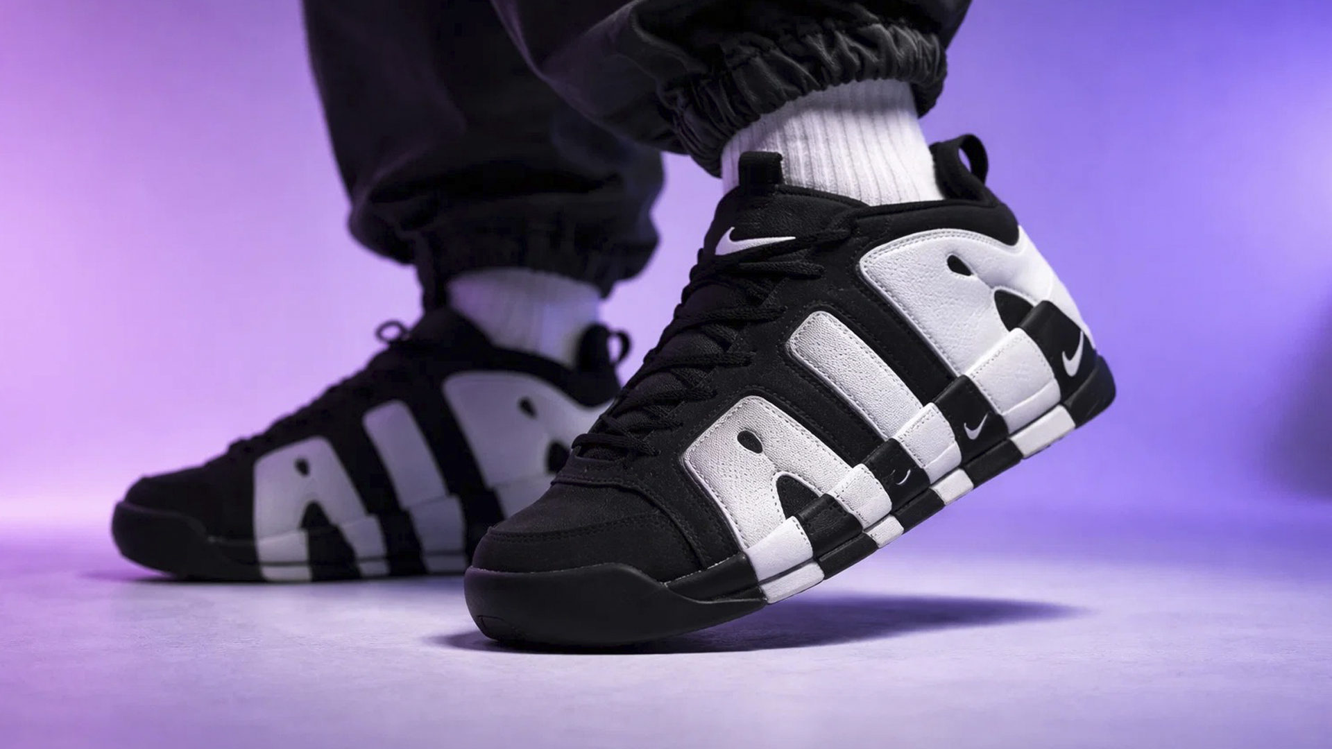 Какие штаны подходят под Nike Air More Uptempo Low