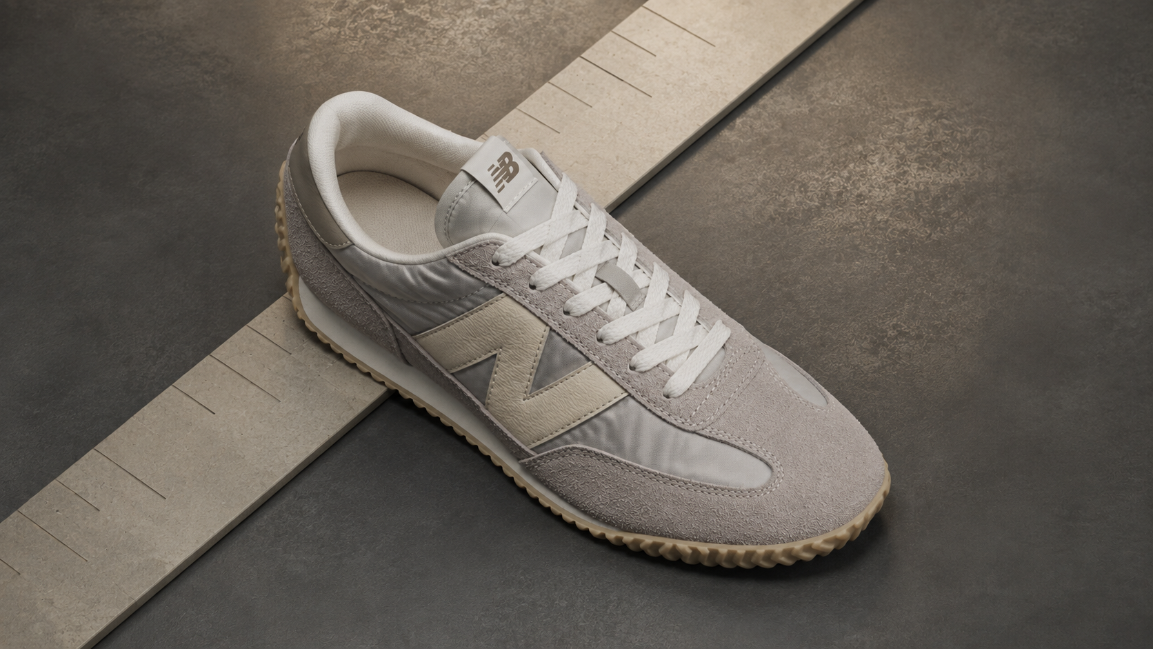 Вид сверху на New Balance RC30 с акцентом на носок, шнуровку и пятку